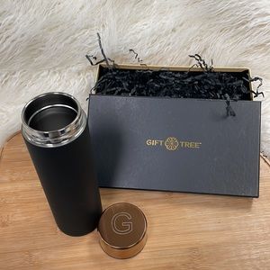 Gift Tree // Matte Black + Gold Personalized Tumbler Letter G Monogrammed Lid